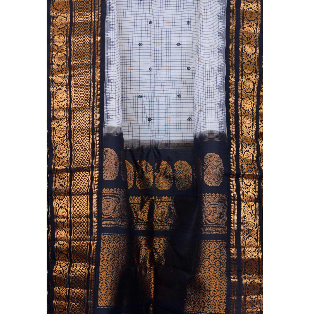 Elegant handloom Gadwal silk cotton saree suitable for weddings and grand celebrations.