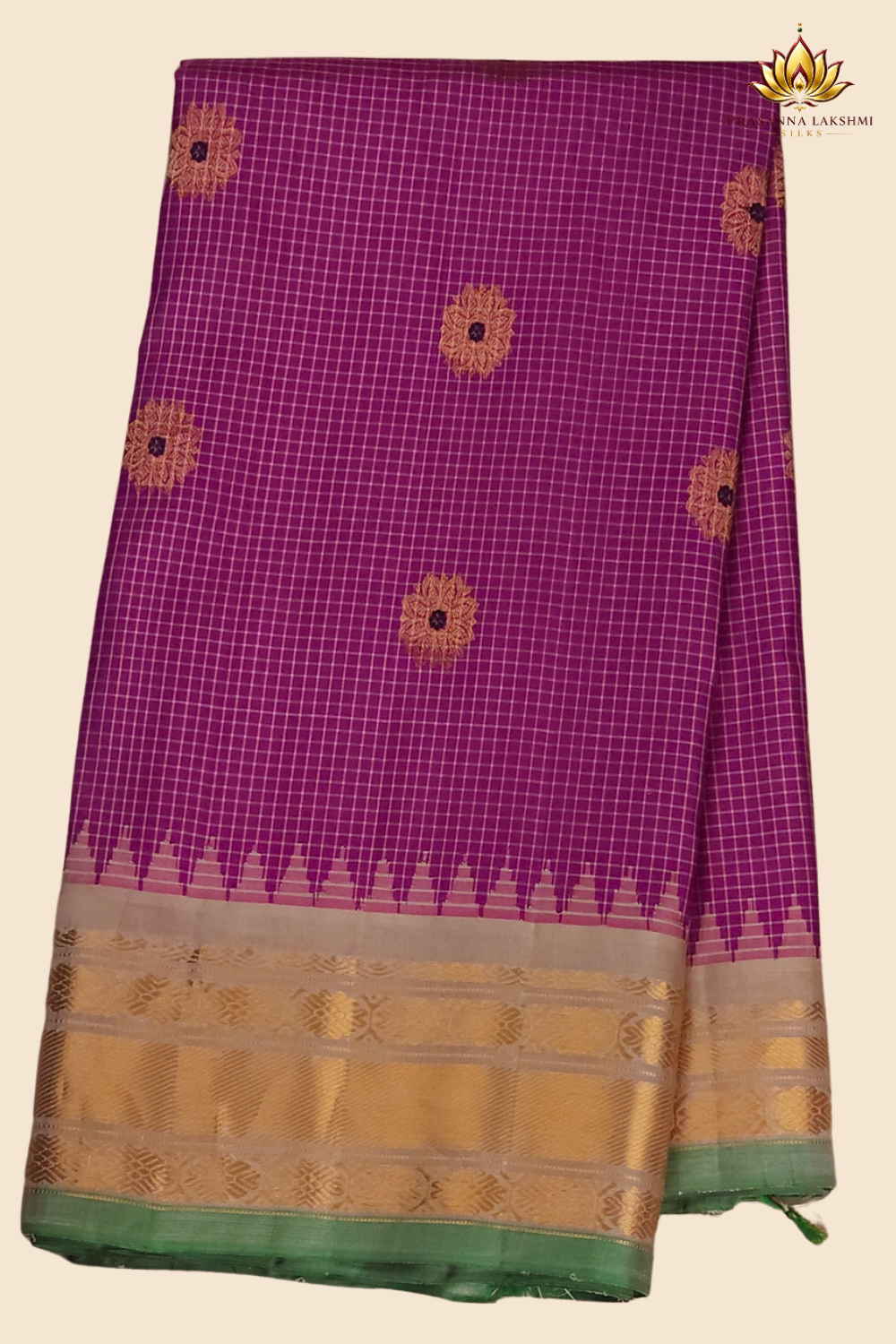 Elegant handloom Gadwal pure silk saree suitable for weddings and festive celebrations.