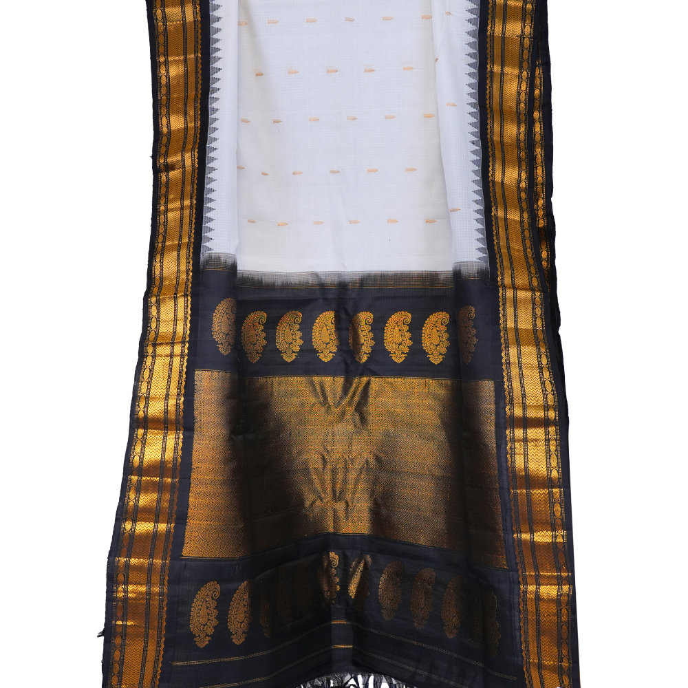 Elegant handloom Gadwal silk cotton saree suitable for weddings and grand celebrations.