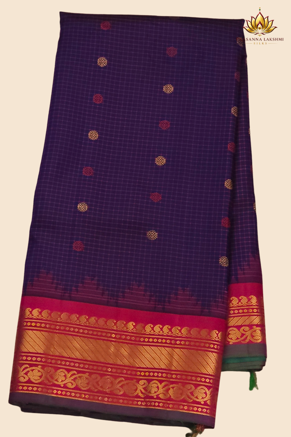 Elegant handloom Gadwal pure silk saree suitable for weddings and festive celebrations.