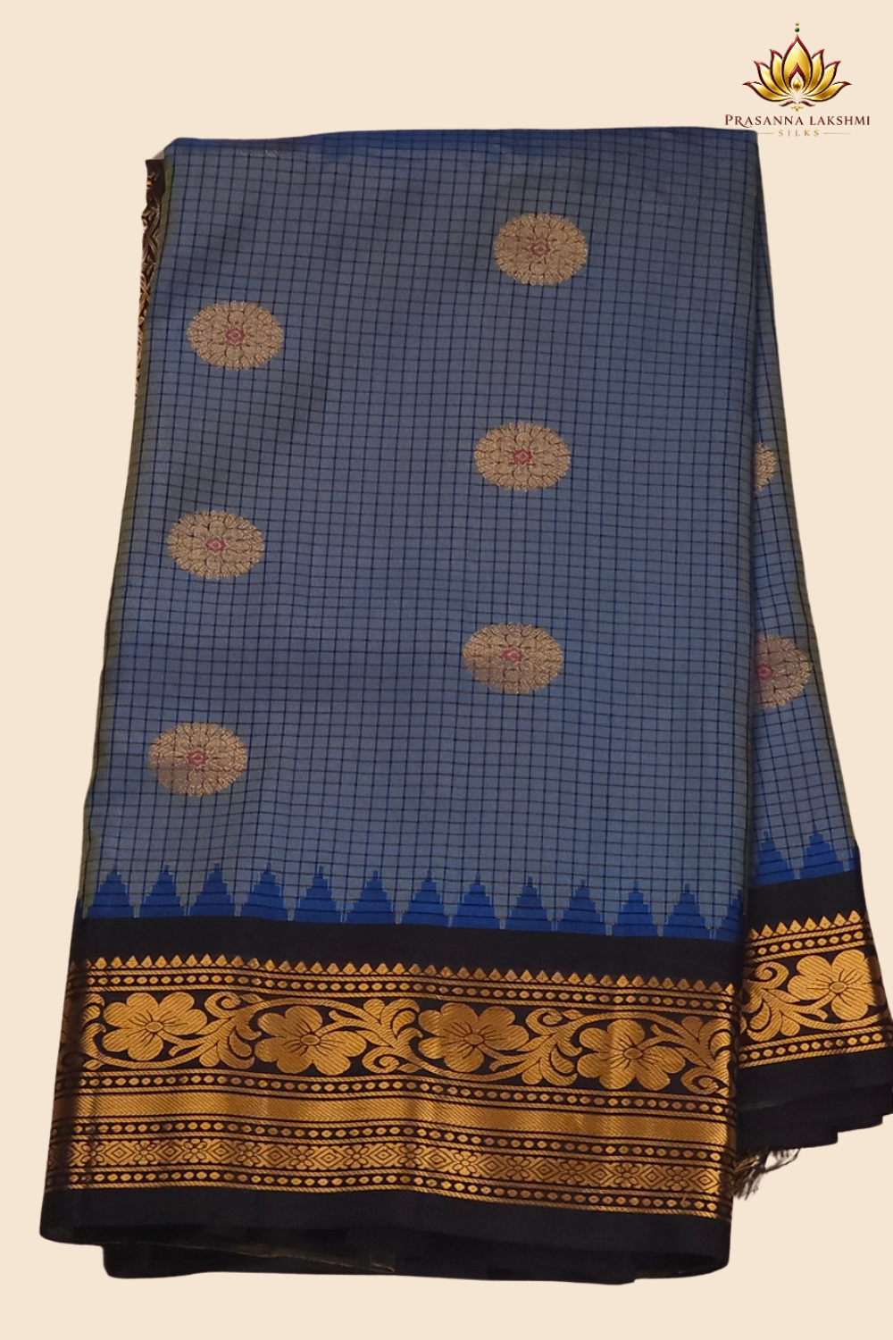 Elegant handloom Gadwal pure silk saree suitable for weddings and festive celebrations.