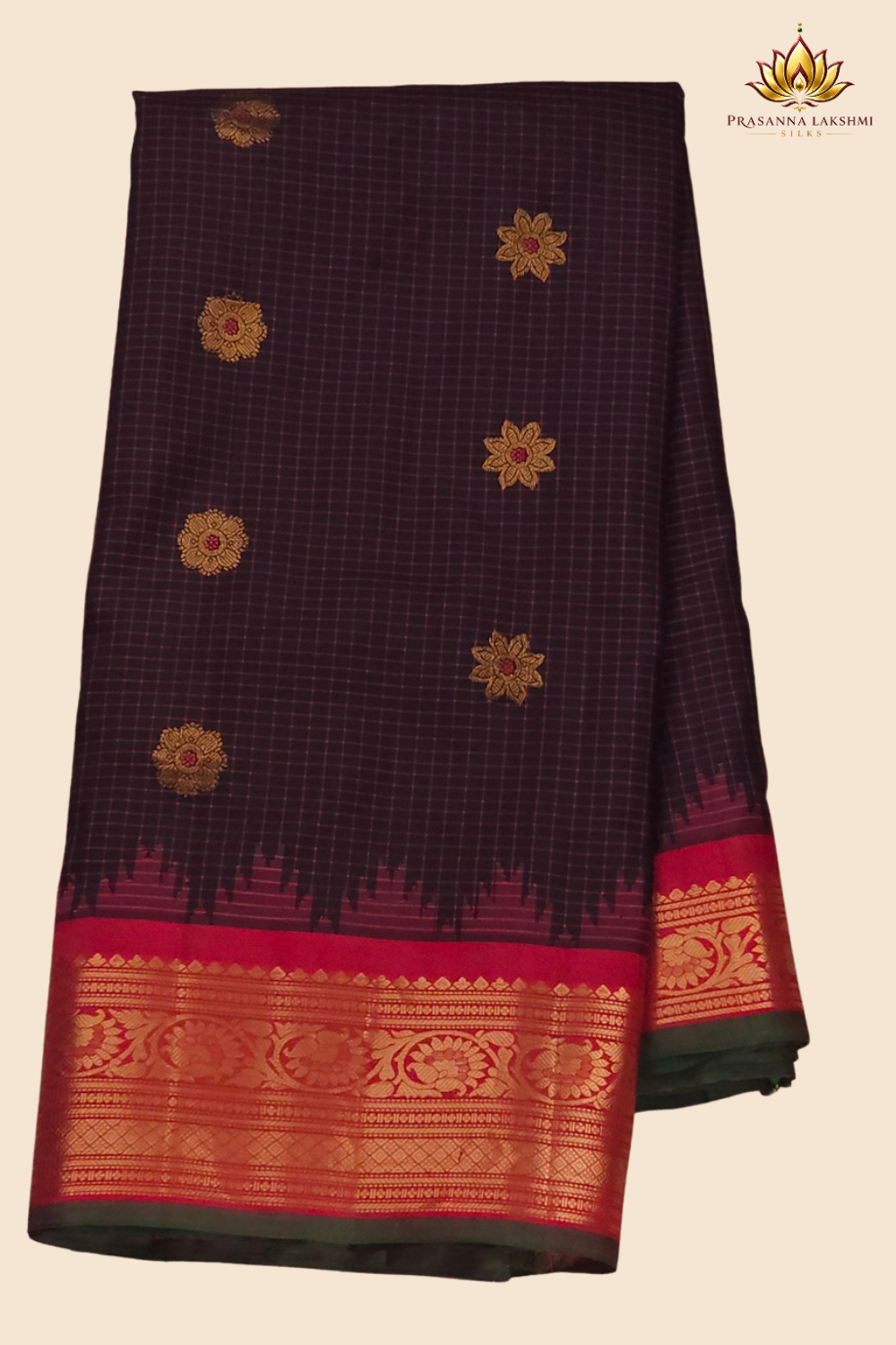 Elegant handloom Gadwal pure silk saree suitable for weddings and festive celebrations.