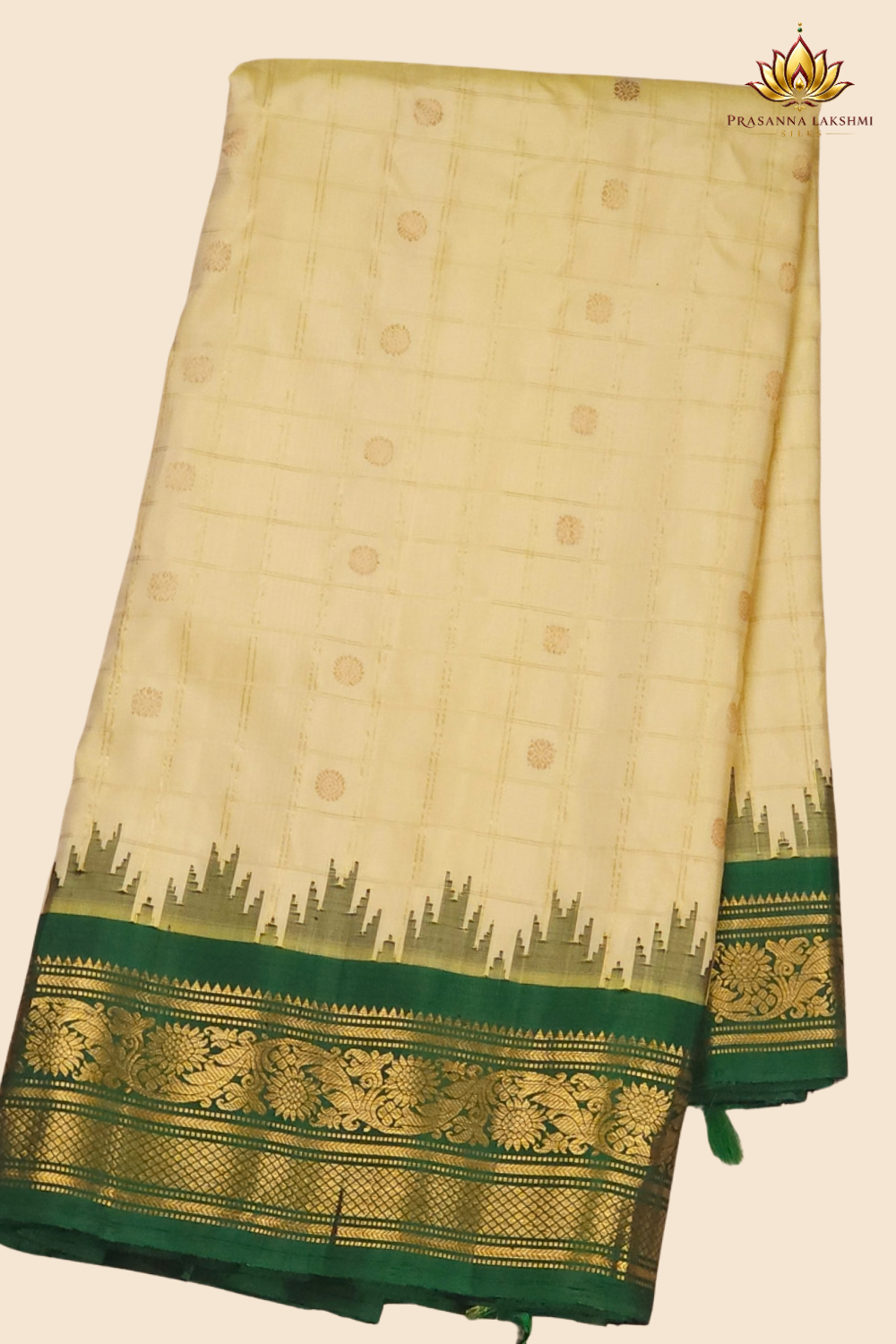 Elegant handloom Gadwal pure silk saree suitable for weddings and festive celebrations.