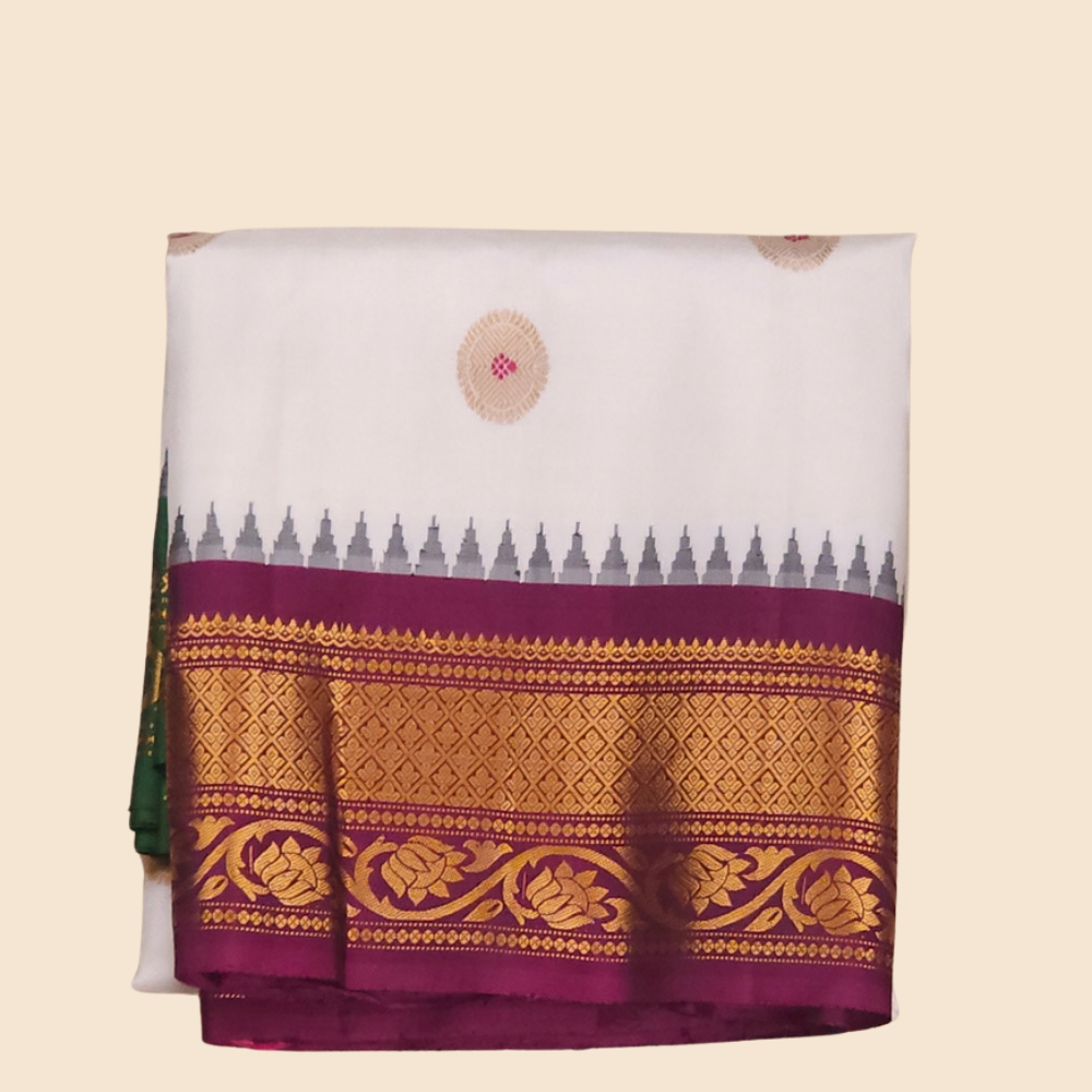 Rich zari-woven brocade pallu detail on Gadwal silk saree
