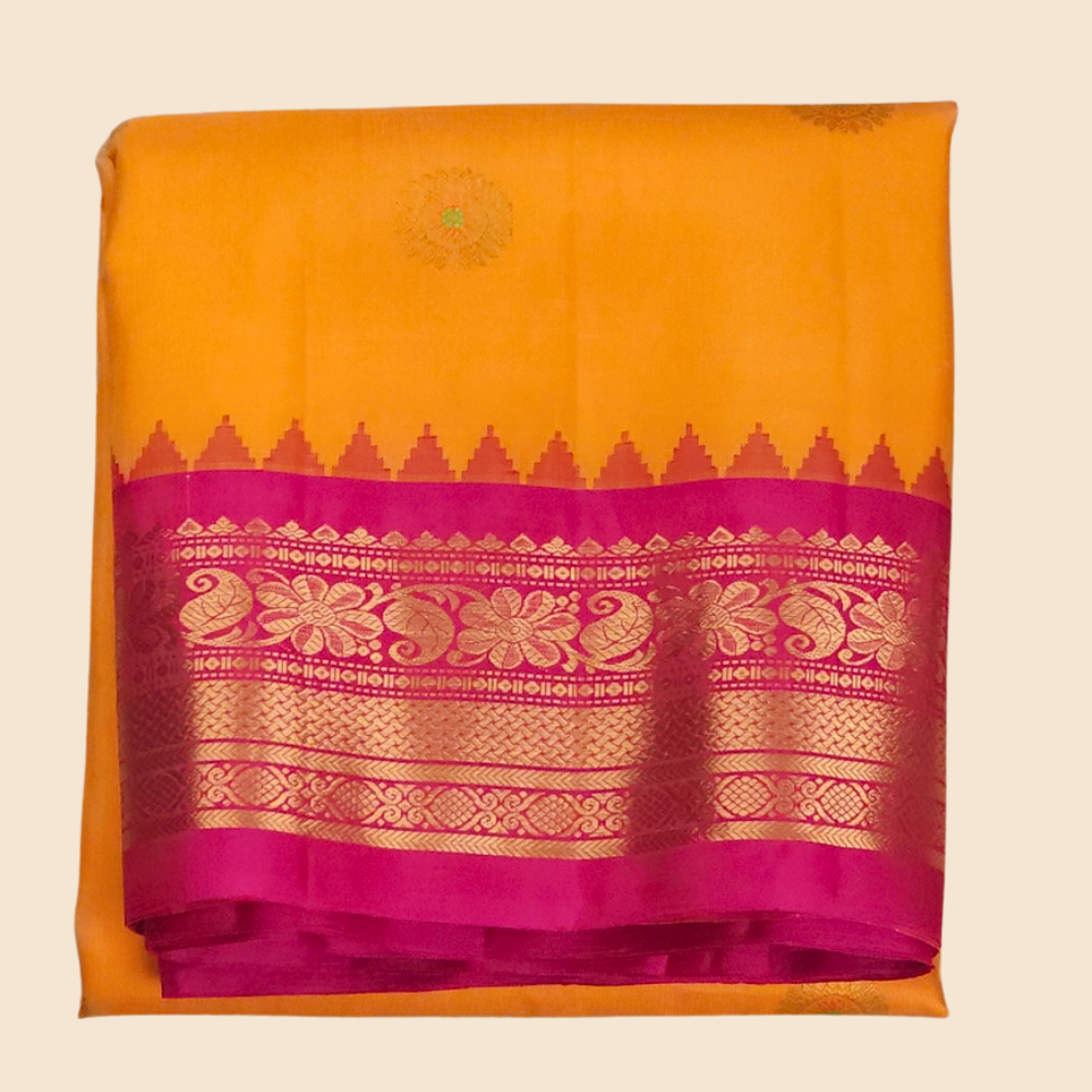 Rich zari-woven brocade pallu detail on Gadwal silk saree
