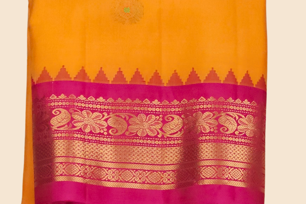 Rich zari-woven brocade pallu detail on Gadwal silk saree
