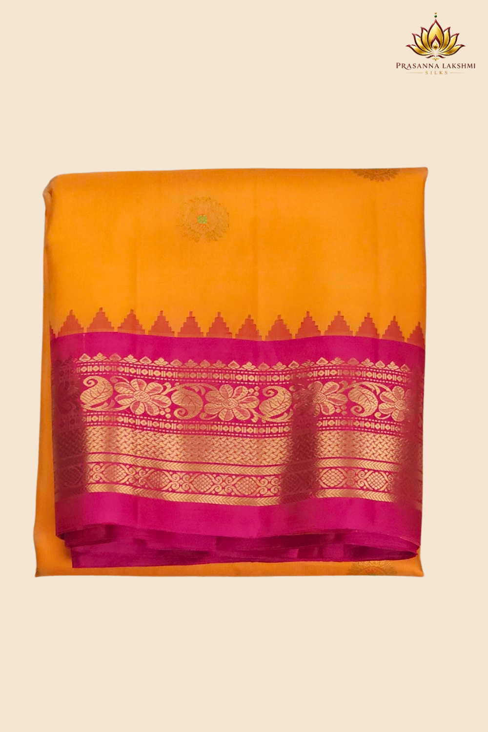 Rich zari-woven brocade pallu detail on Gadwal silk saree
