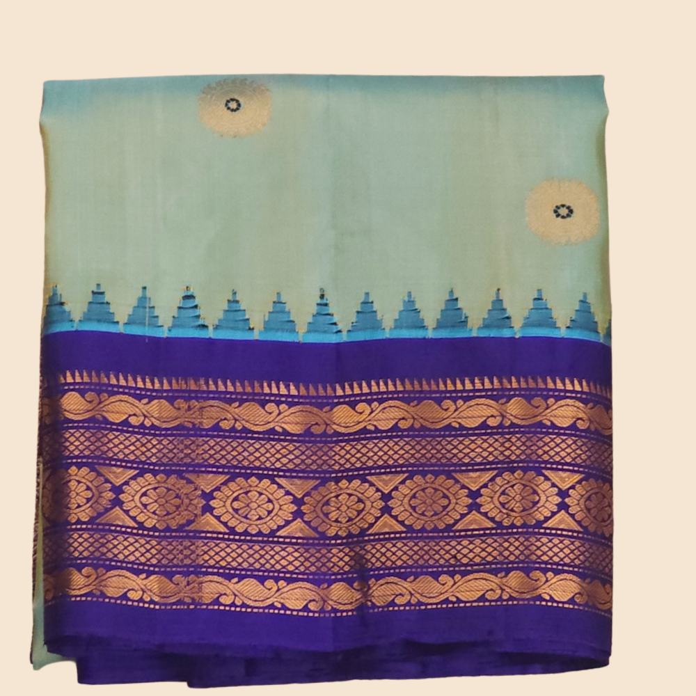 Rich zari-woven brocade pallu detail on Gadwal silk saree
