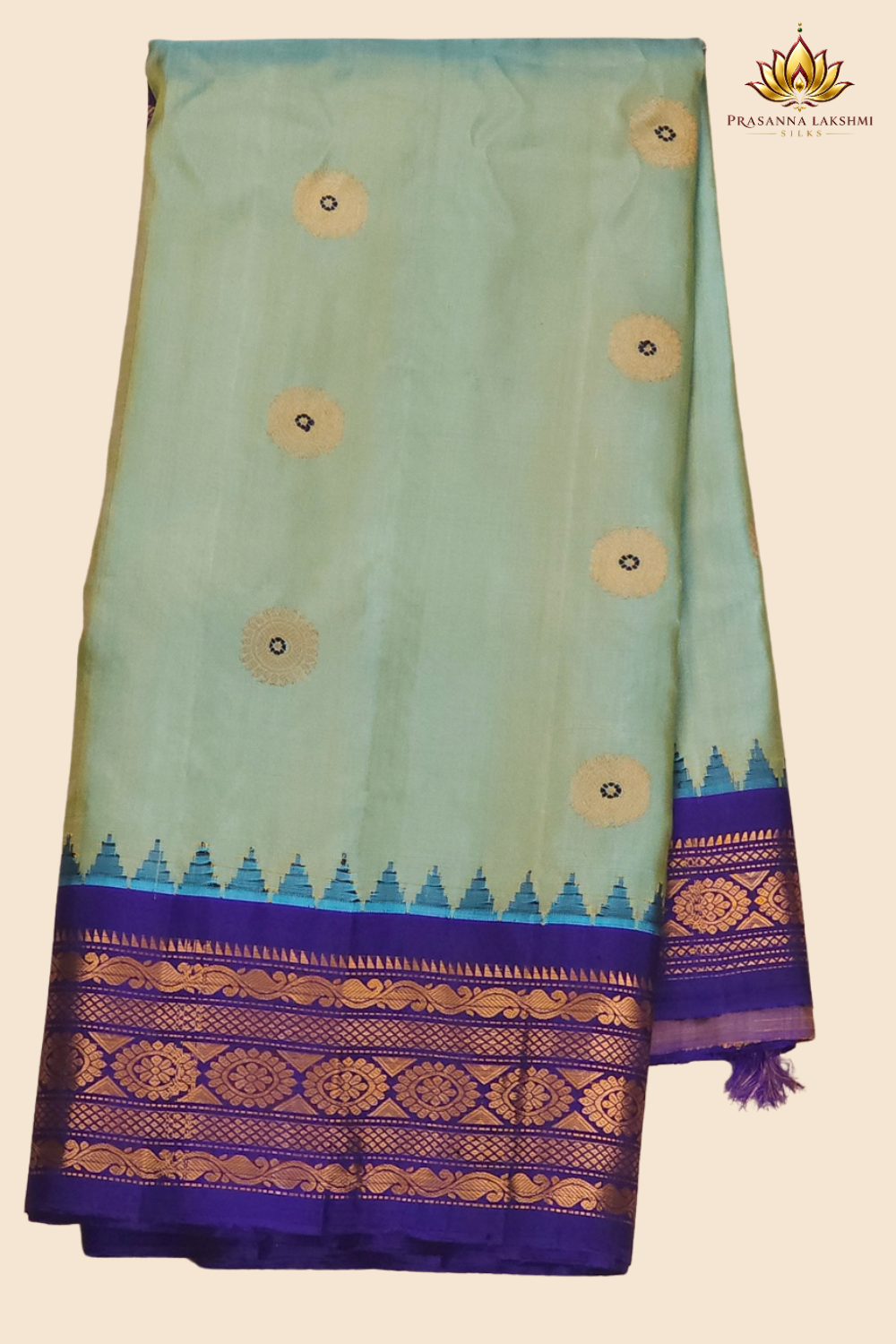 Gadwal pure silk saree paired with contrast blouse
