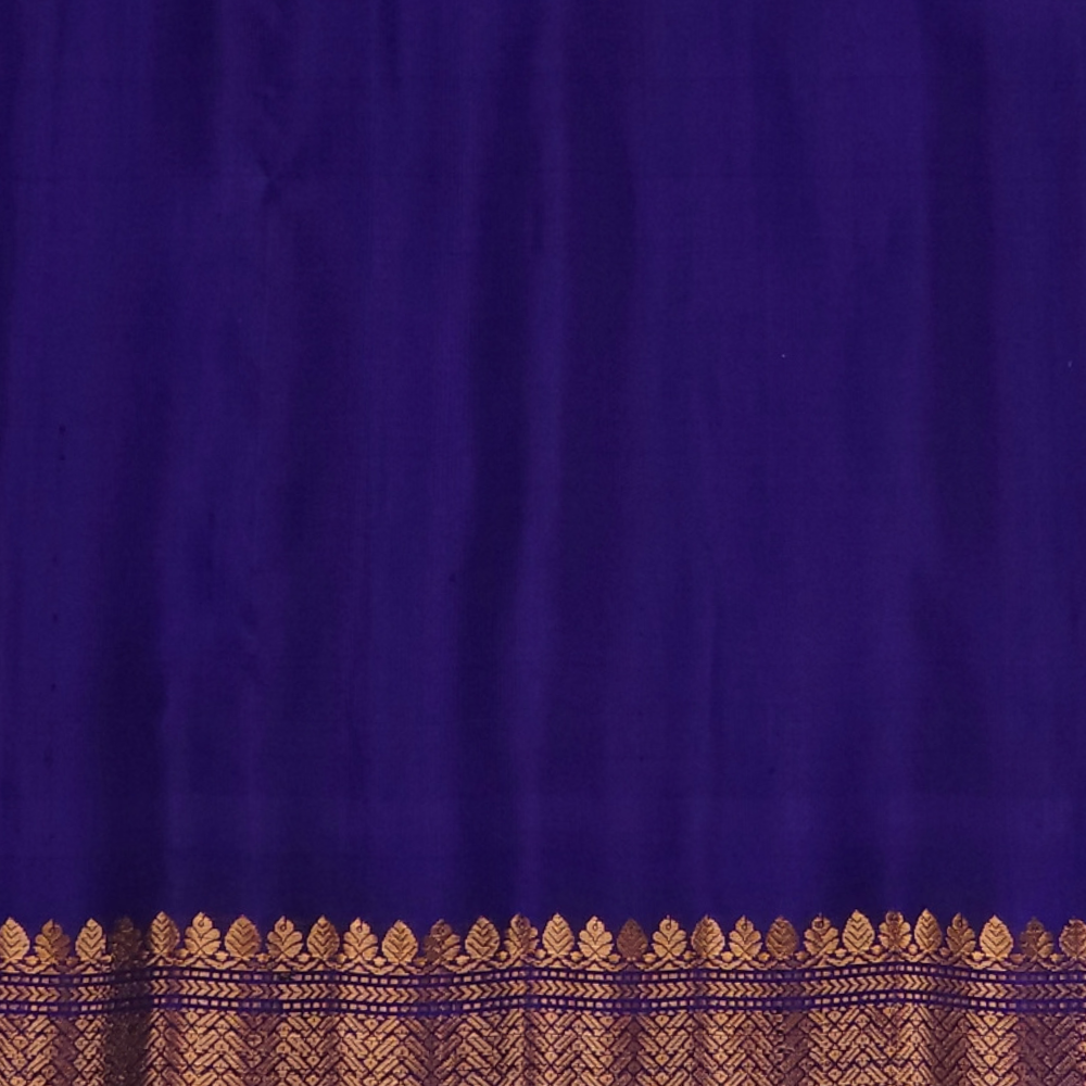 Rich zari-woven brocade pallu detail on Gadwal silk saree

