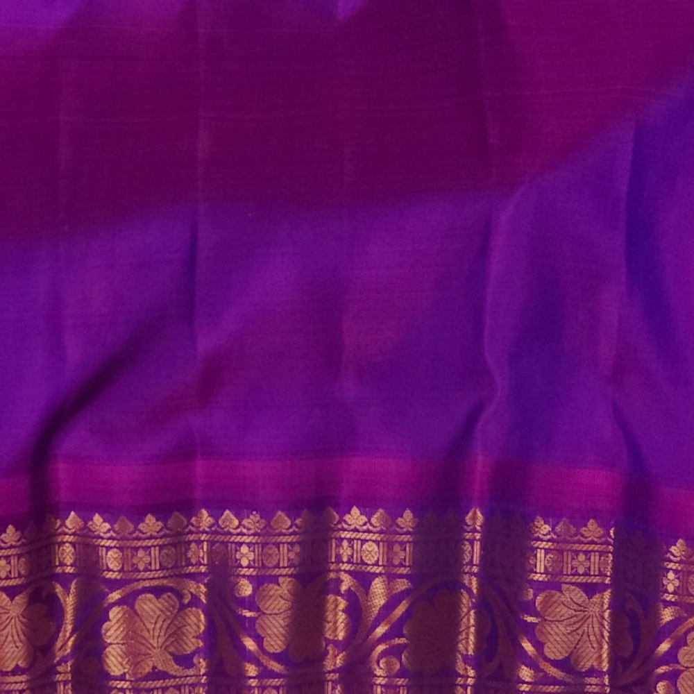 Rich zari-woven brocade pallu detail on Gadwal silk saree
