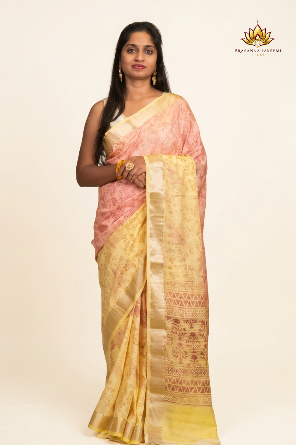 Dual colour linen saree with floral digital prints, zari woven borders and rich floral printed pallu.
