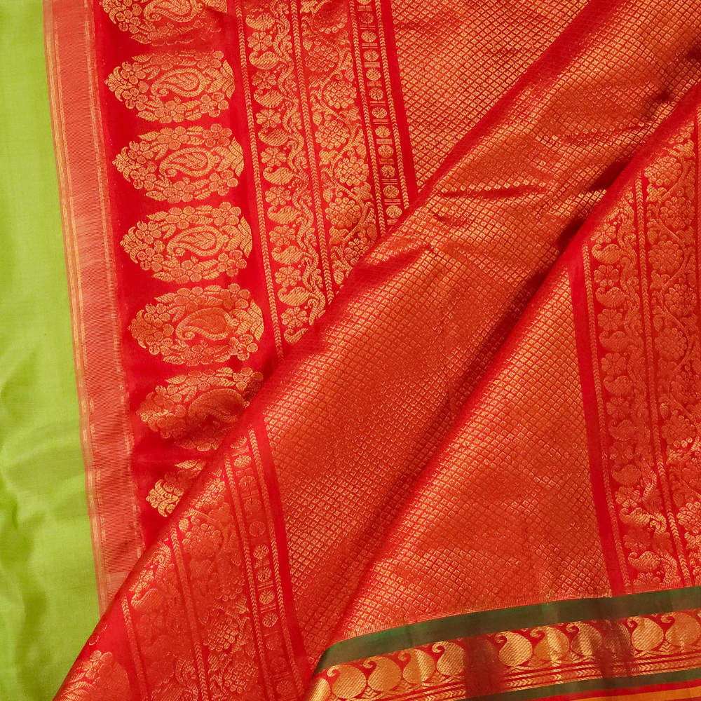 Gadwal pure silk saree paired with contrast blouse
