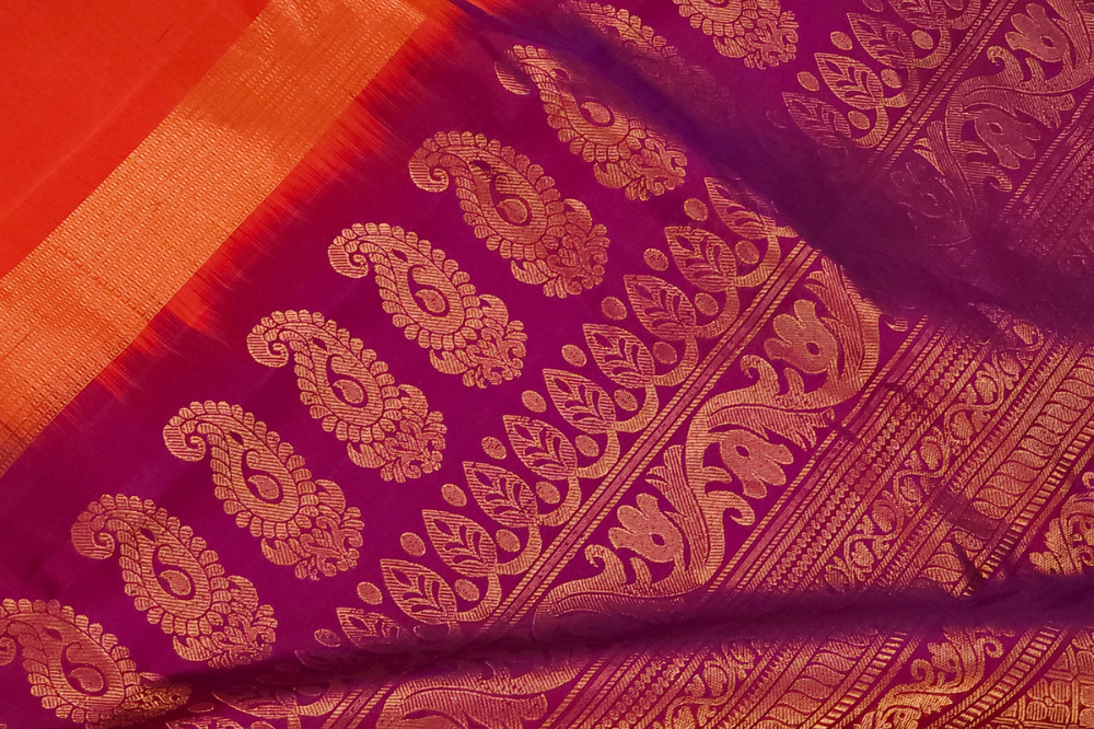Elegant traditional Gadwal Silk Saree with rich zari weaving, meenakari border detailing, brocade pallu, perfect for weddings and festive occasions.