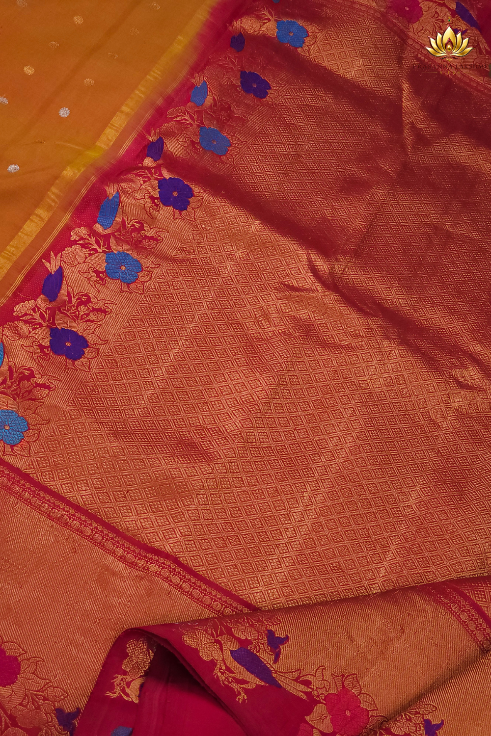 Elegant traditional Gadwal Silk Saree with rich zari weaving, meenakari border detailing, brocade pallu, perfect for weddings and festive occasions.