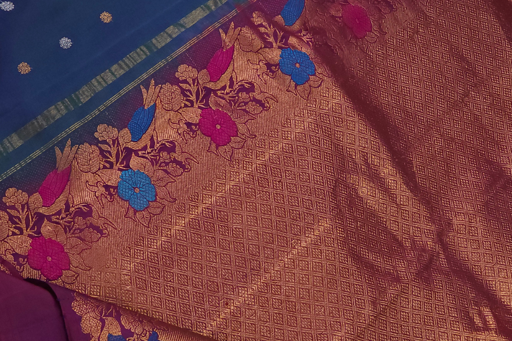 Elegant traditional Gadwal Silk Saree with rich zari weaving, meenakari border detailing, brocade pallu, perfect for weddings and festive occasions.