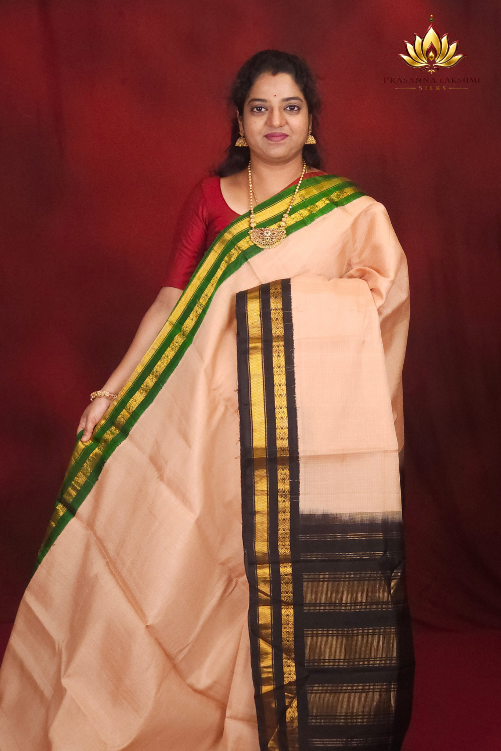 Lightweight Gadwal cotton saree featuring elegant zari border and striped pallu design.
