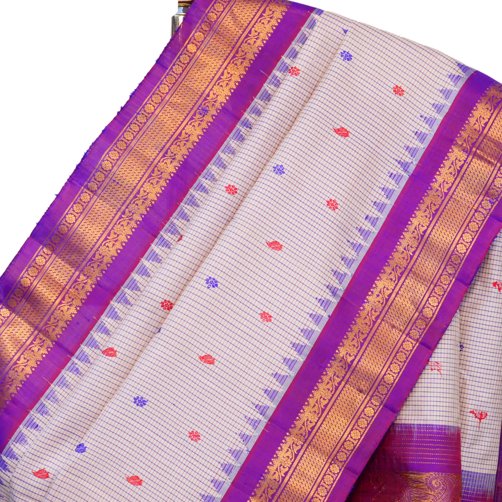 Elegant handloom Gadwal pure silk saree suitable for weddings and festive celebrations.