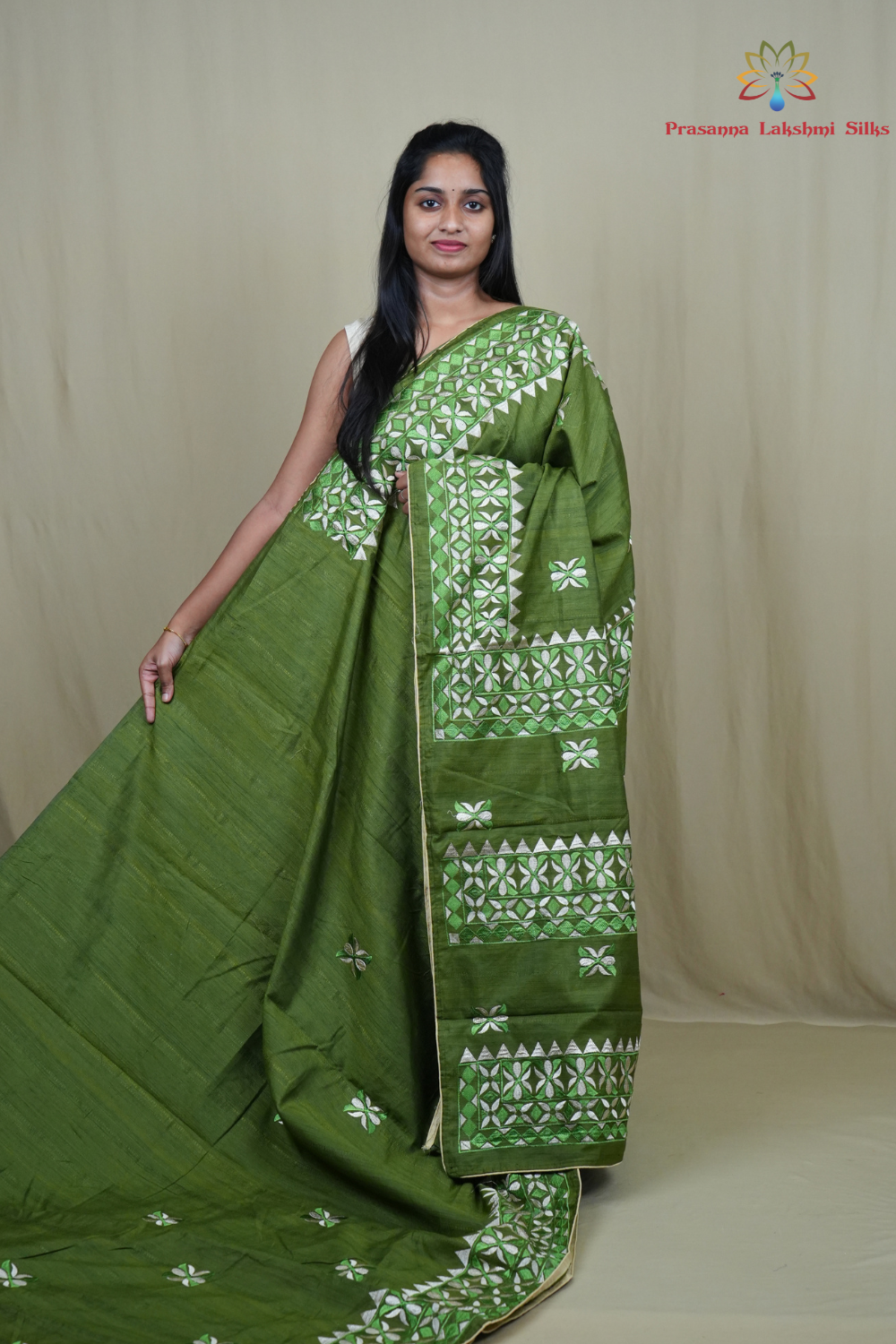 Semi Tussar silk saree with all-over thread embroidered motifs and beautiful borders.
