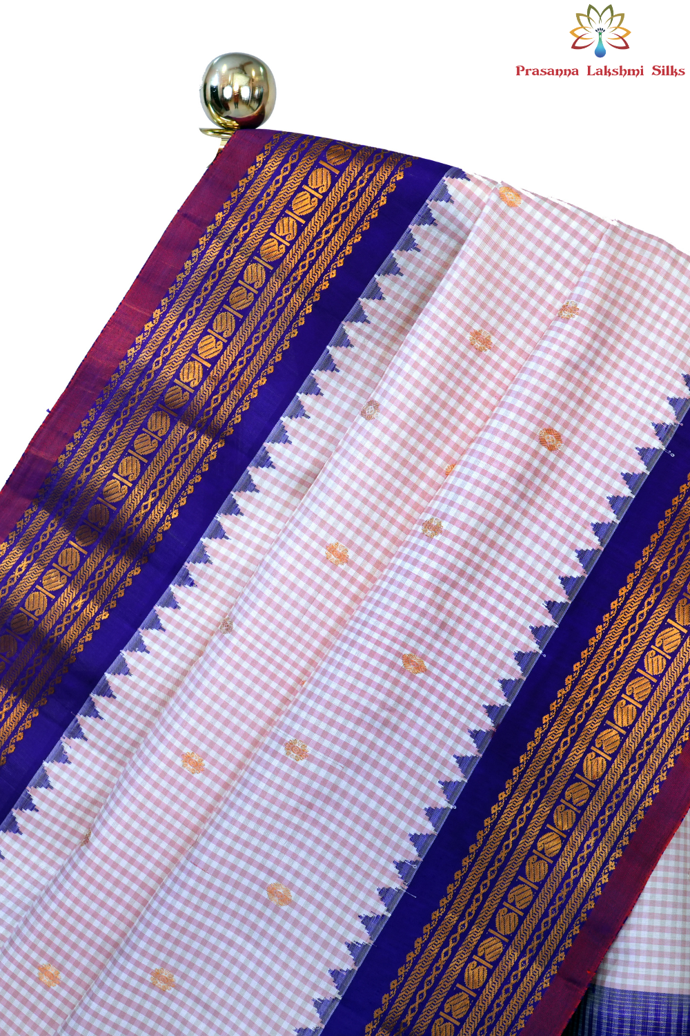 Elegant handloom Gadwal pure silk saree suitable for weddings and festive celebrations.