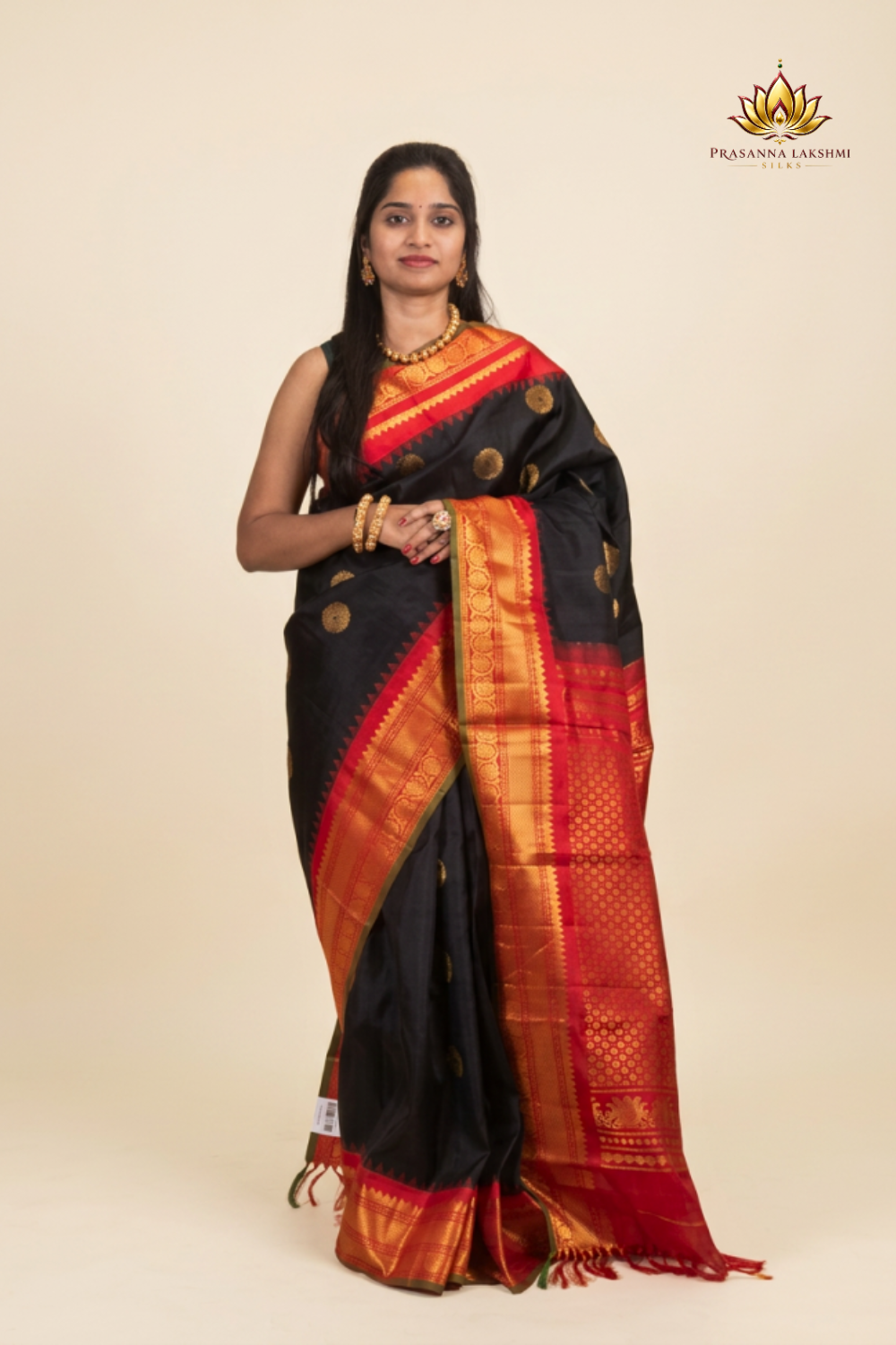 Handloom Black Gadwal Silk Saree – Red Zari