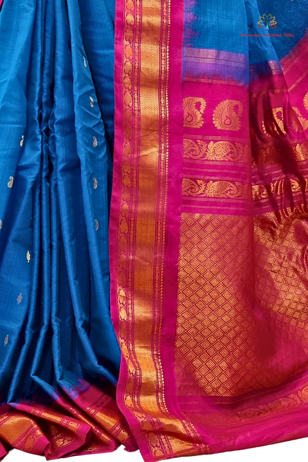 Elegant handloom Gadwal silk cotton saree suitable for weddings and grand celebrations.