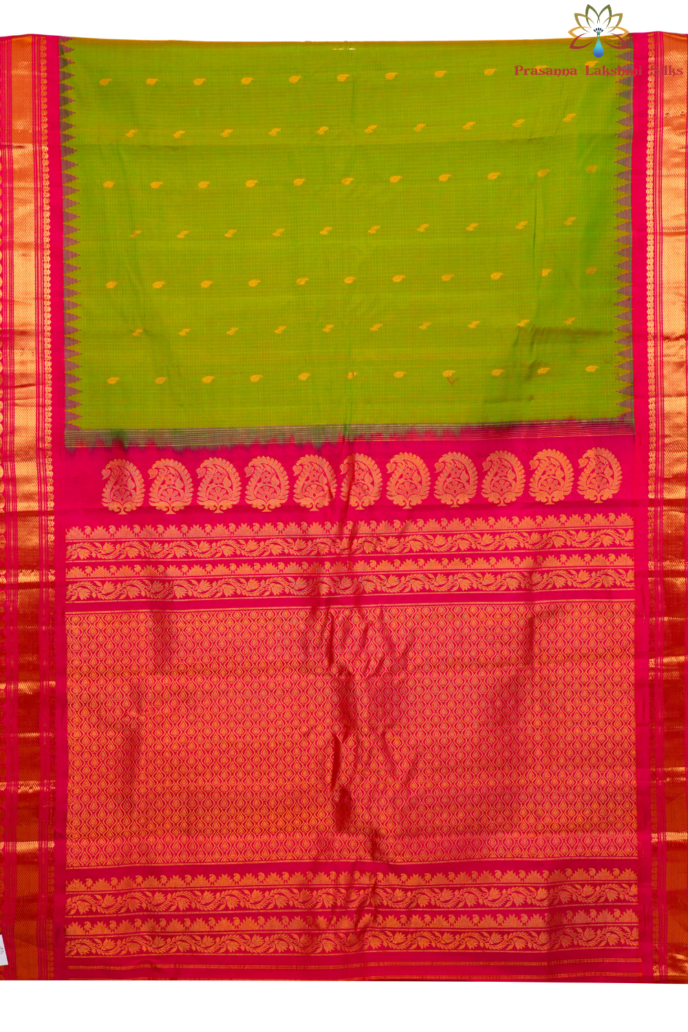 Traditional Gadwal SiCo saree featuring exquisite zari woven borders and blouse piece.
