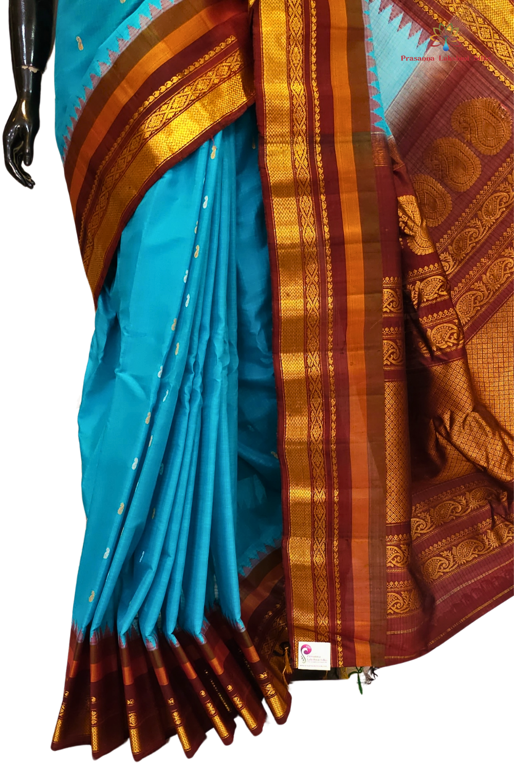Elegant handloom Gadwal silk cotton saree suitable for weddings and grand celebrations.
