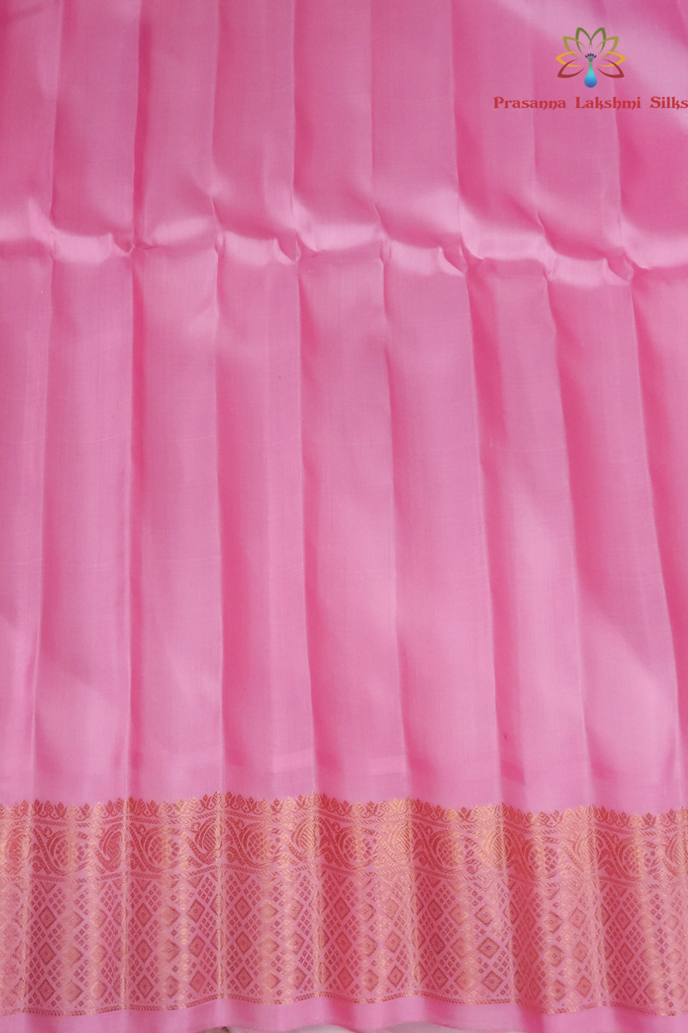 Handloom Gadwal saree red
