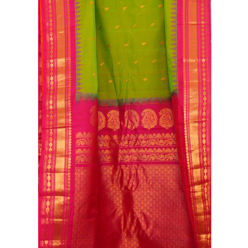 Elegant handloom Gadwal silk cotton saree suitable for weddings and grand celebrations.