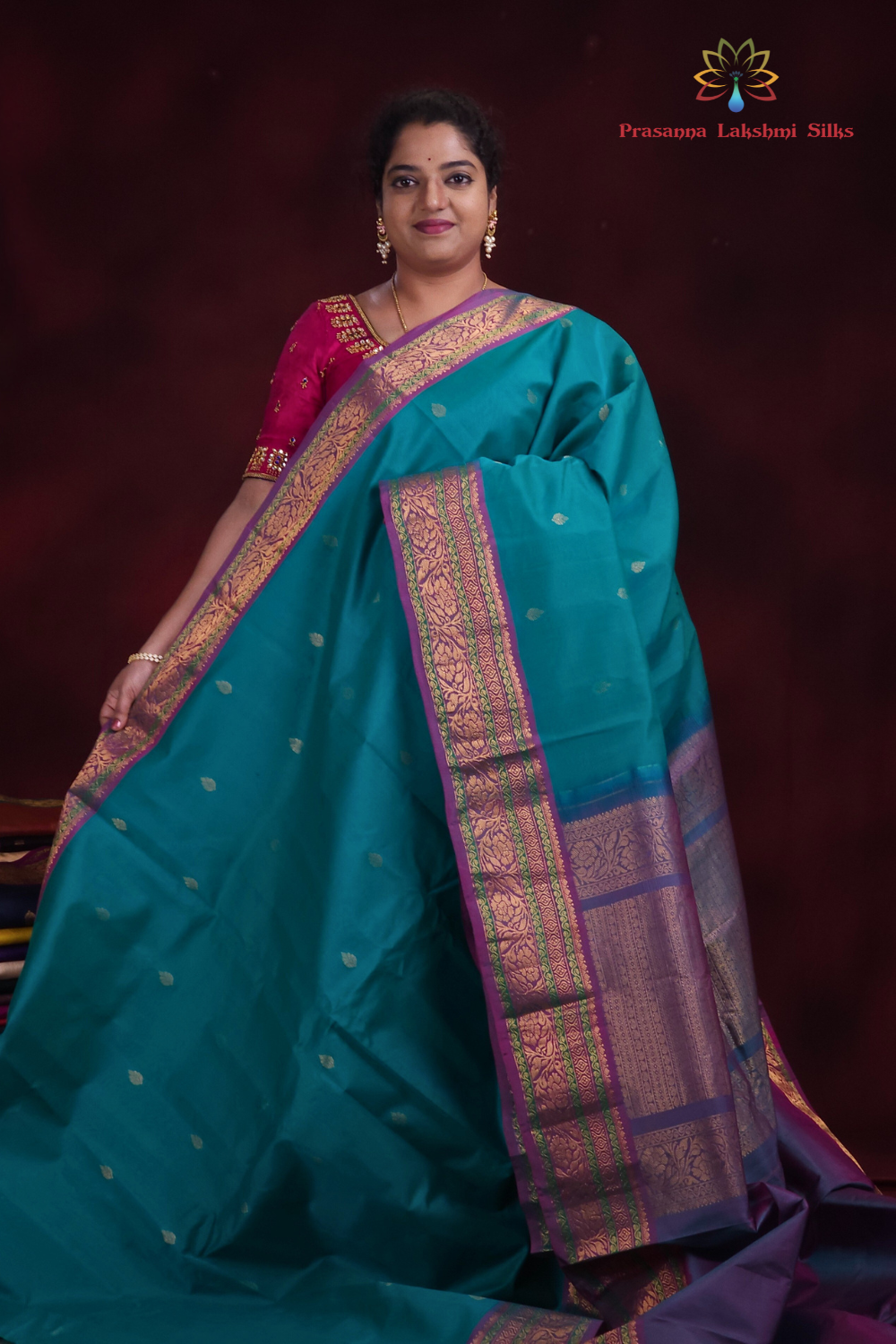 Rama Green Gadwal silk cotton saree with Dark Lilac zari-woven border
