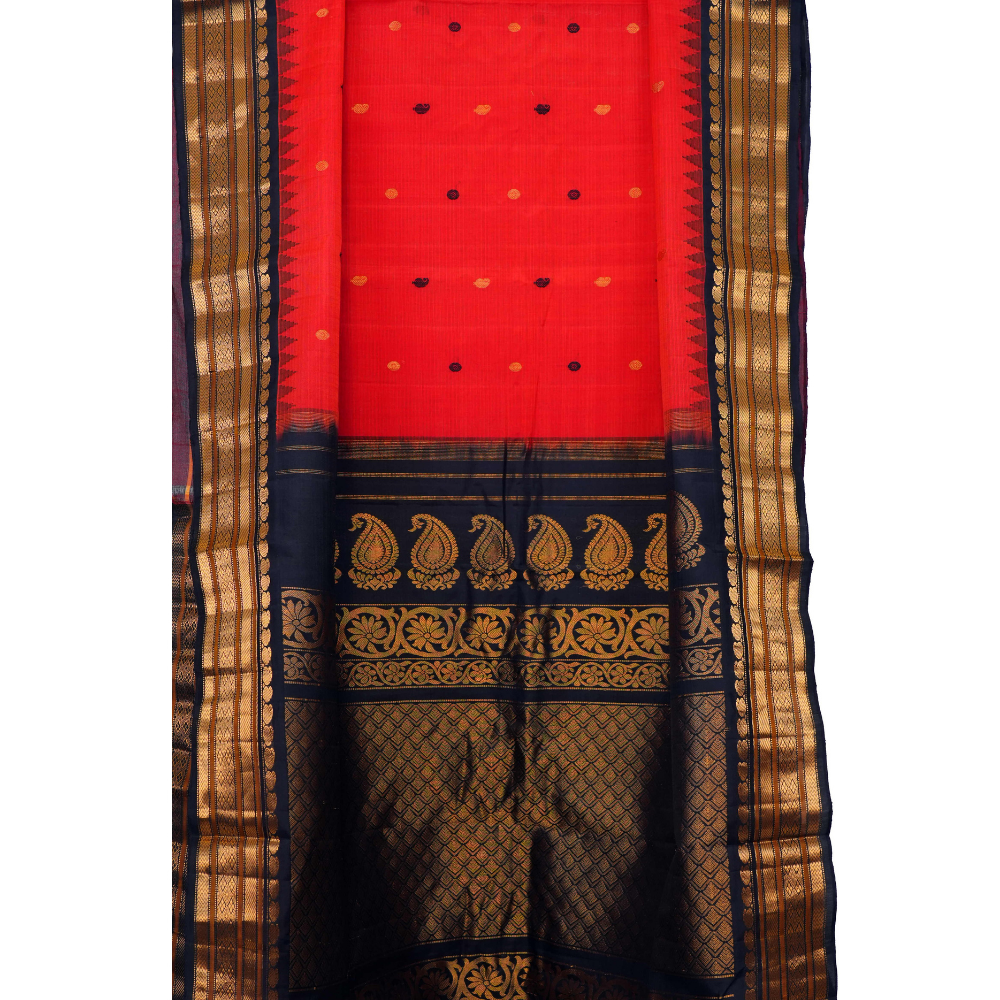 Elegant handloom Gadwal silk cotton saree suitable for weddings and grand celebrations.