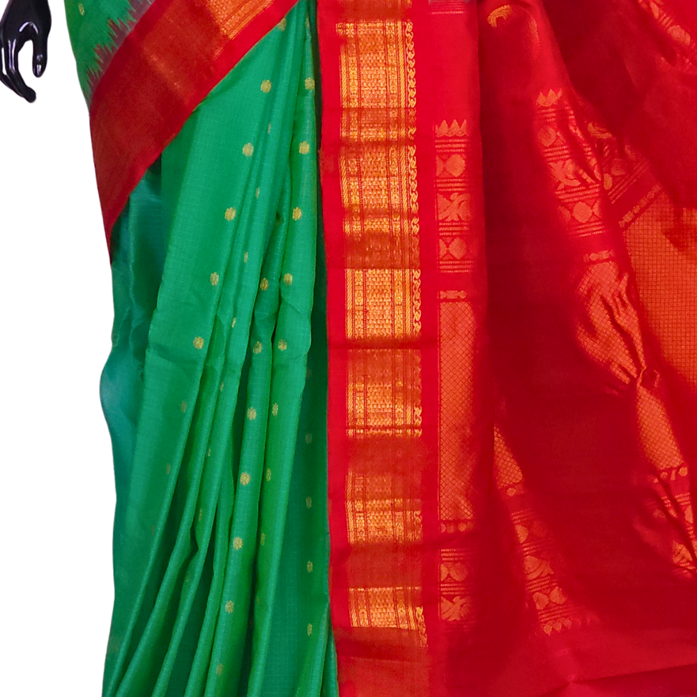 Elegant handloom Gadwal silk cotton saree suitable for weddings and grand celebrations.