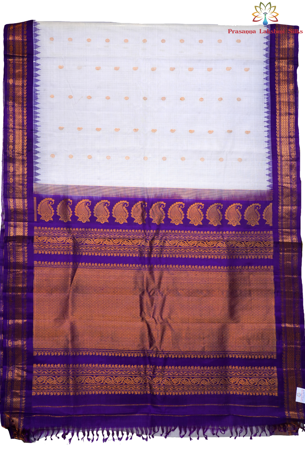 Elegant handloom Gadwal silk cotton saree suitable for weddings and grand celebrations.