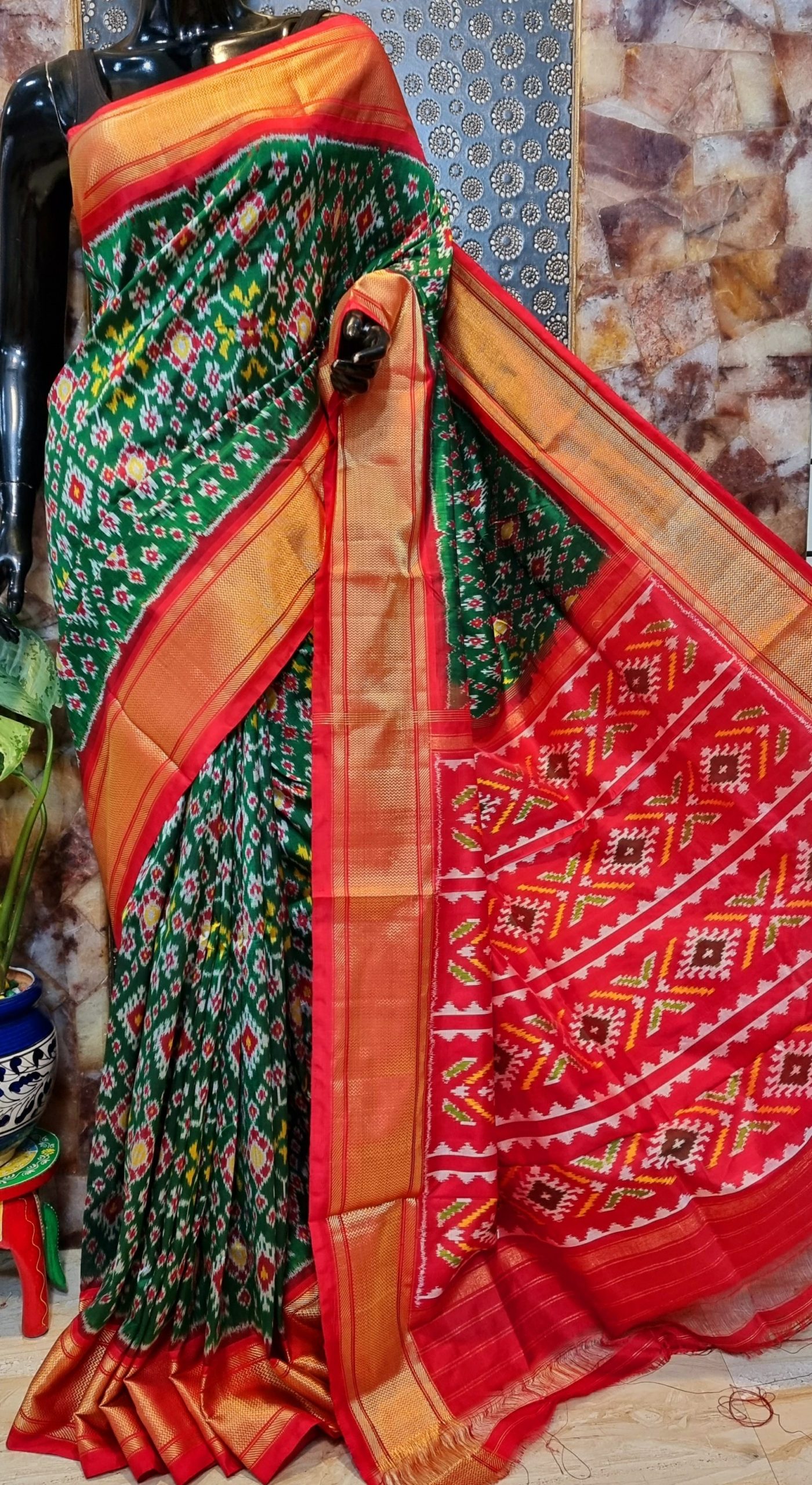 Jayasvi Weft Ikat Silk Saree - Medium Pink